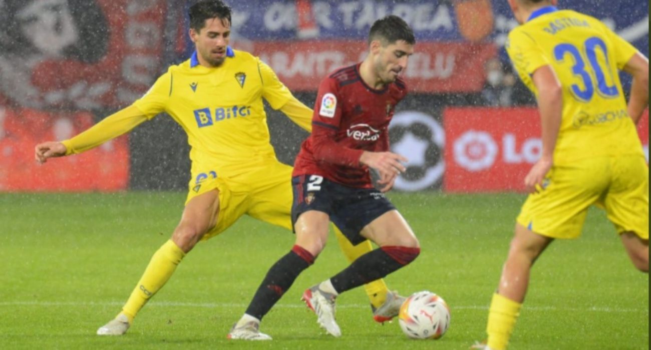Una imagen del último partido ante Osasuna. CADIZCF Una imagen del último partido ante Osasuna. CADIZCF