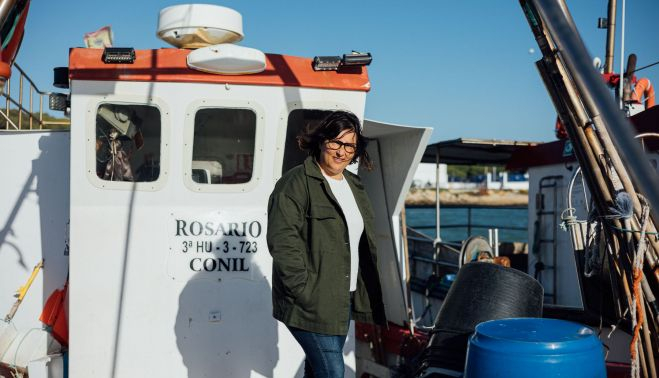 MANUELA PESCADORA CONIL 2