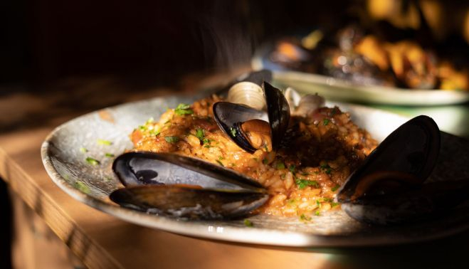 Plato de mejillones a la italiana. 