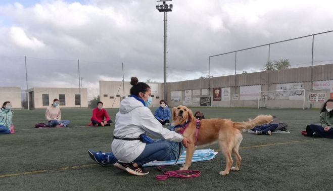 Lucía Becerra trabajando con Ginny.