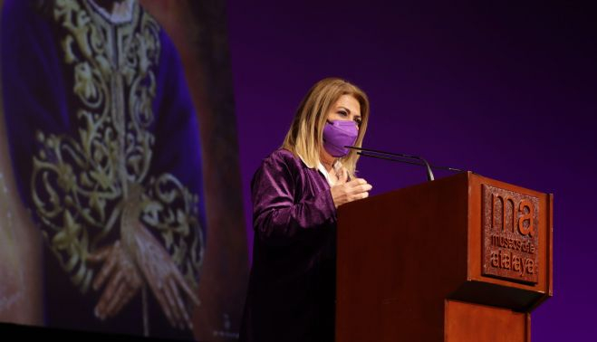 La alcaldesa interviniendo en el acto. 