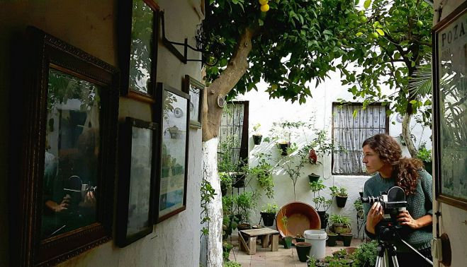 Pilar Monsell  Cuidadoras de Patios  ,por Begoña Rosa 2016