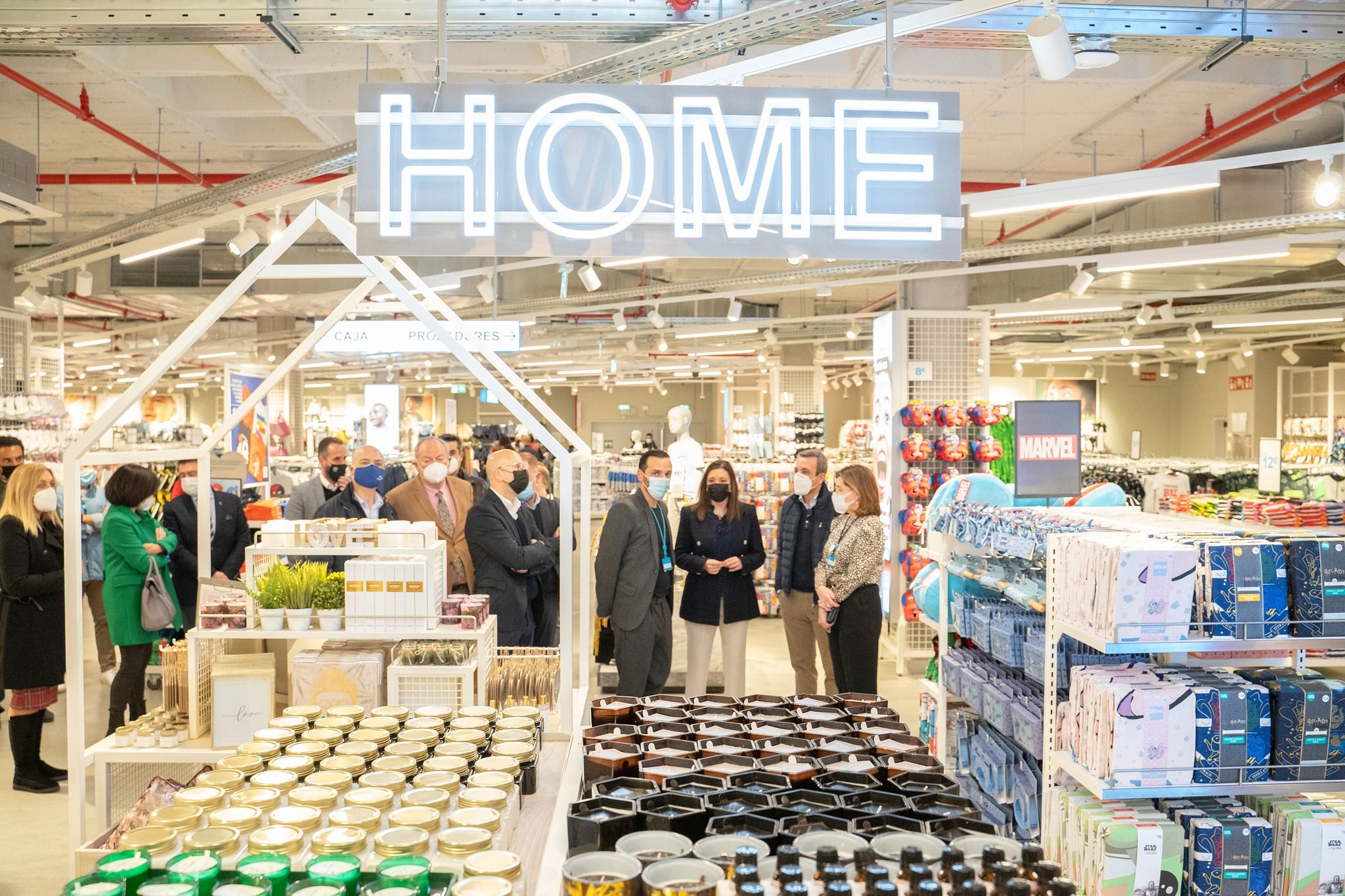 Interior del nuevo Primark de Bahía Sur