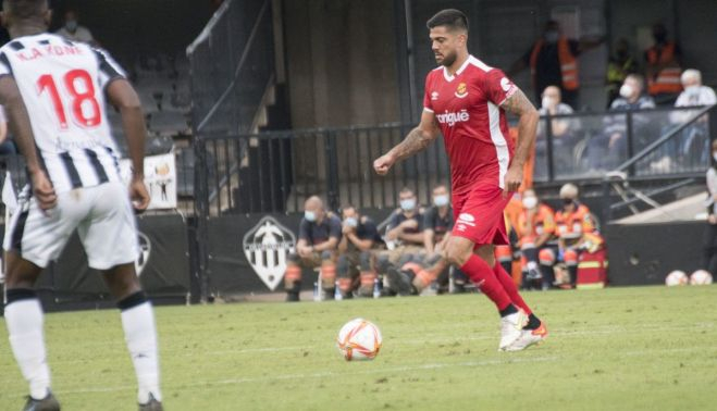 Aythami Artiles sigue en activo. El Nástic de Tarragona es su actual equipo.