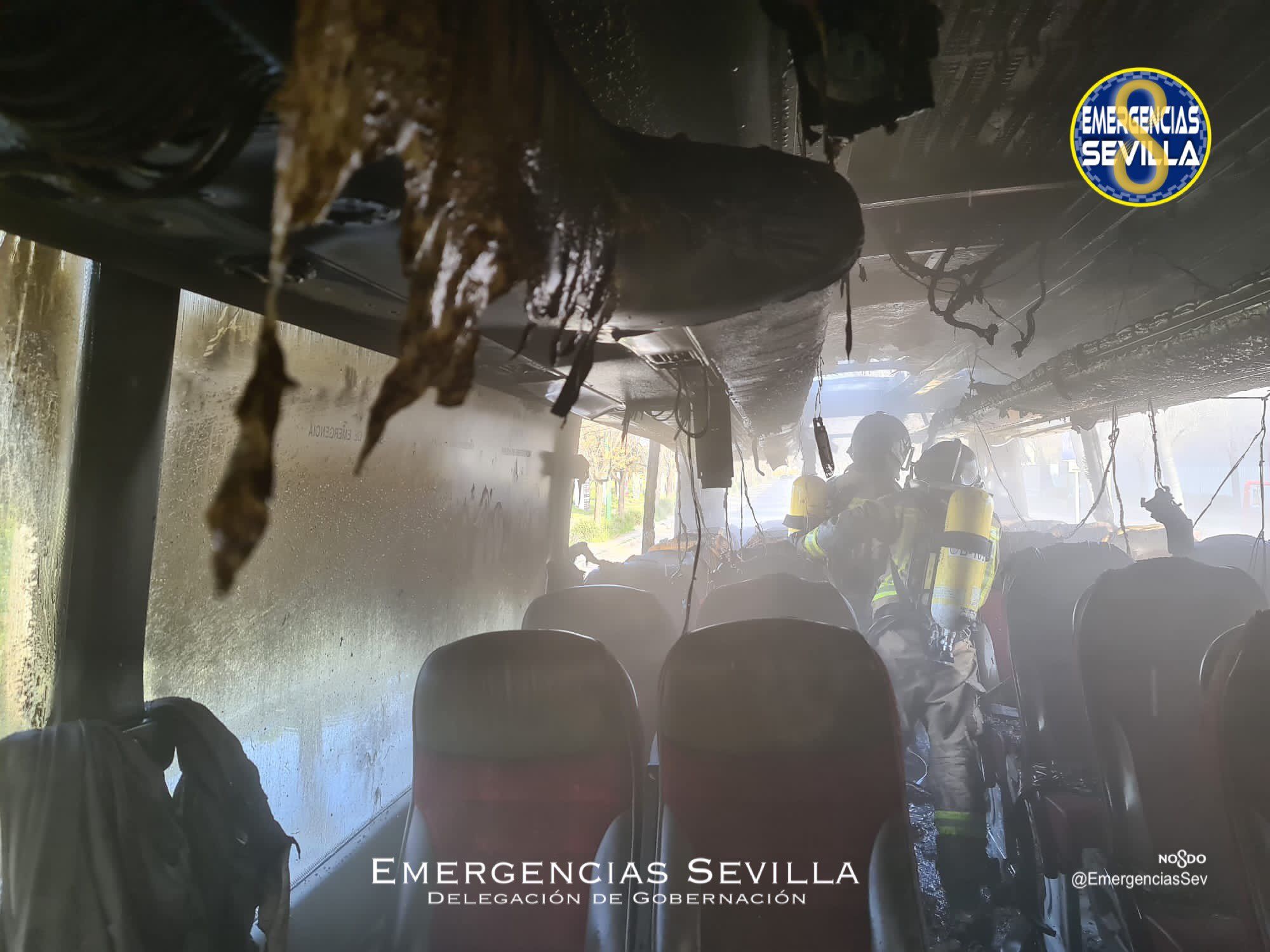 El autobús ha quedado calcinado