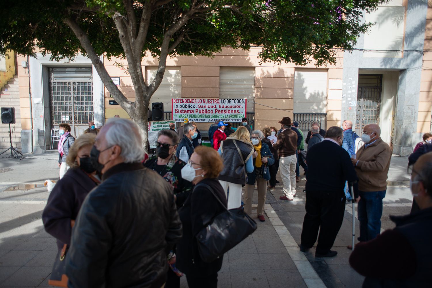 La concentración, a las puertas del edificio de Sindicatos en la plaza del Arenal