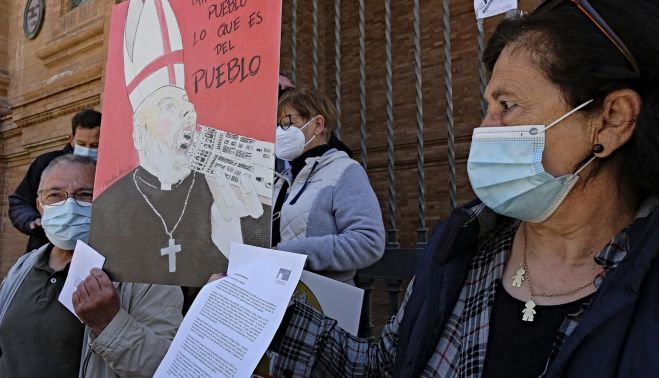 Concentración en la Subdelegación del Gobierno en Sevilla.