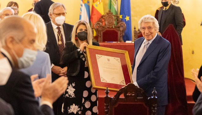 HIJO PREDILECTO MANUEL ALEJAMDRO 18