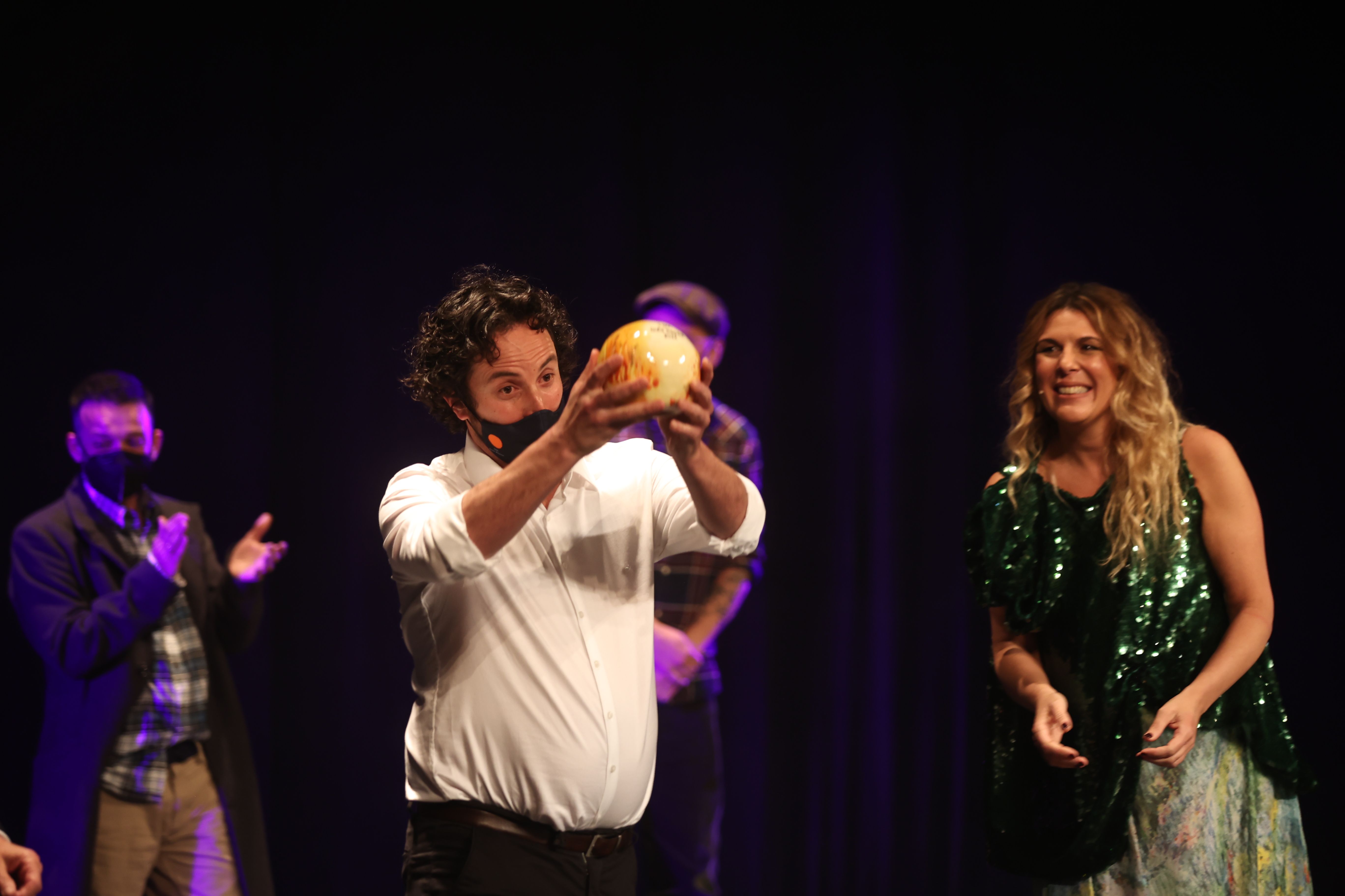 El sevillano recoge el Sol en el Teatro Reina Victoria de San Sebastián.