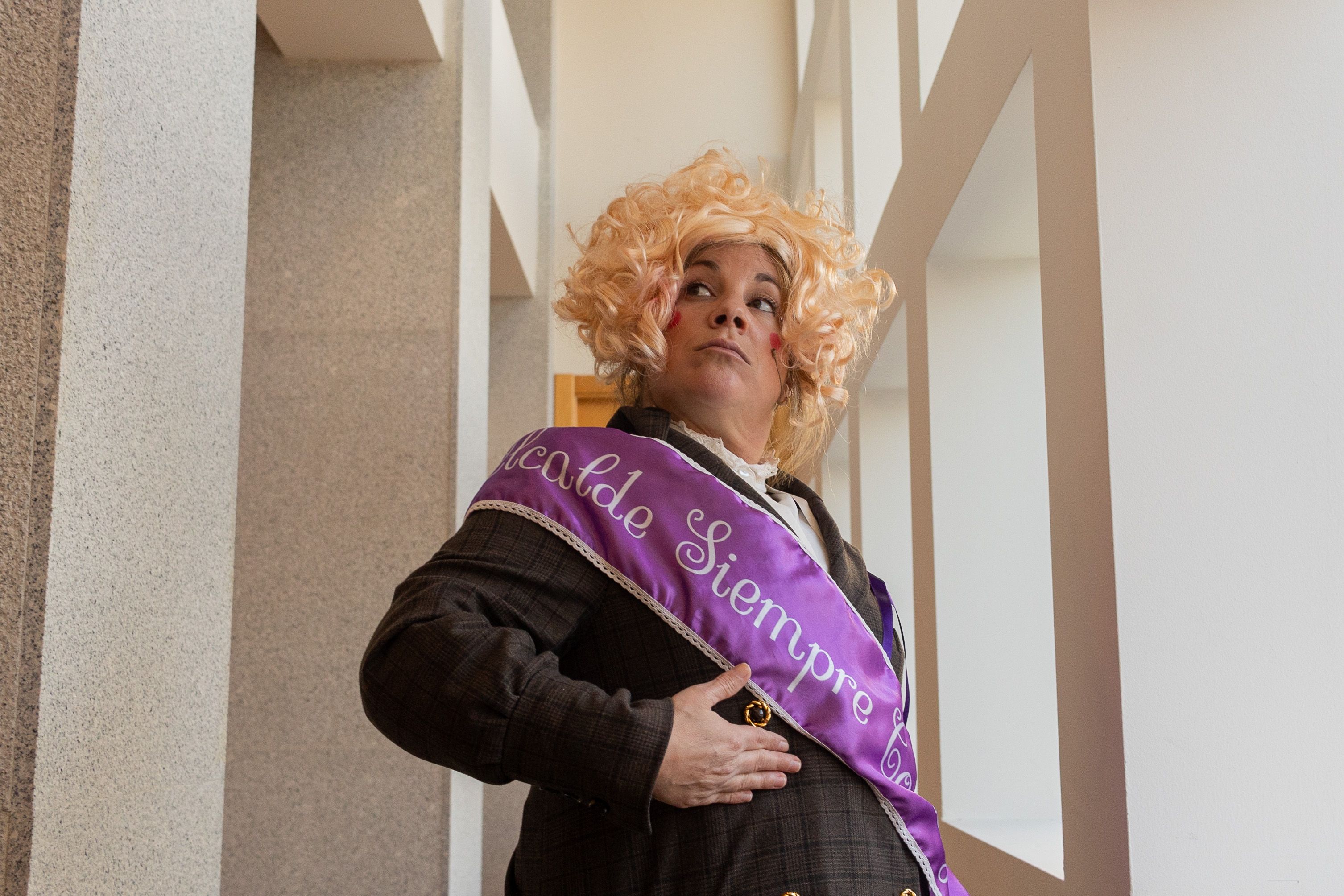 De 'mujer-clítoris' a Milagri, la madre del 'Kichi': el homenaje al matriarcado en el Carnaval de Cádiz. 