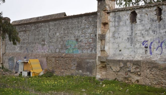 Basura amontonada en la Casería