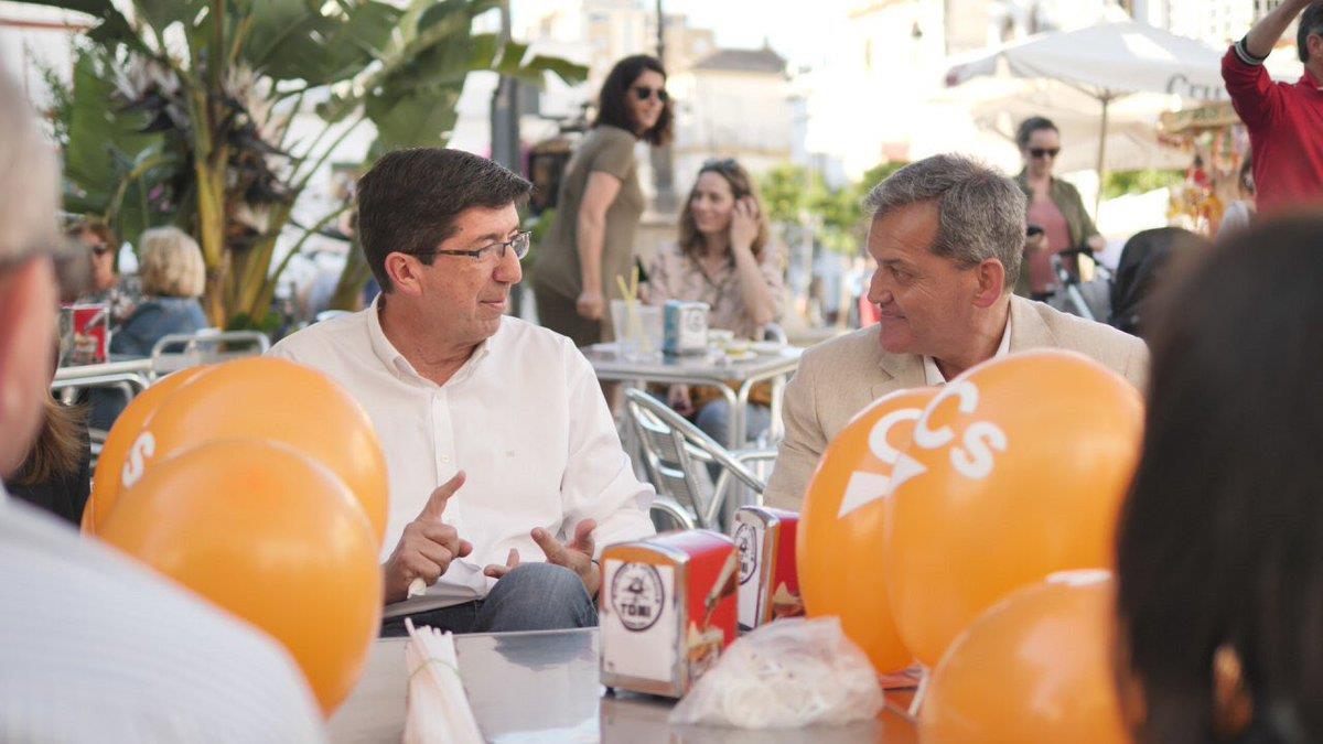 Juan Marín y Javier Porrúa, en Sanlúcar, en una imagen de la formación política de mayo de 2019.